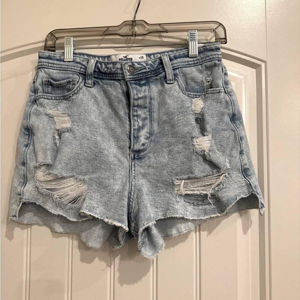 Hollister Curvy Ultra High-Rise Mom Short 3” Size 28